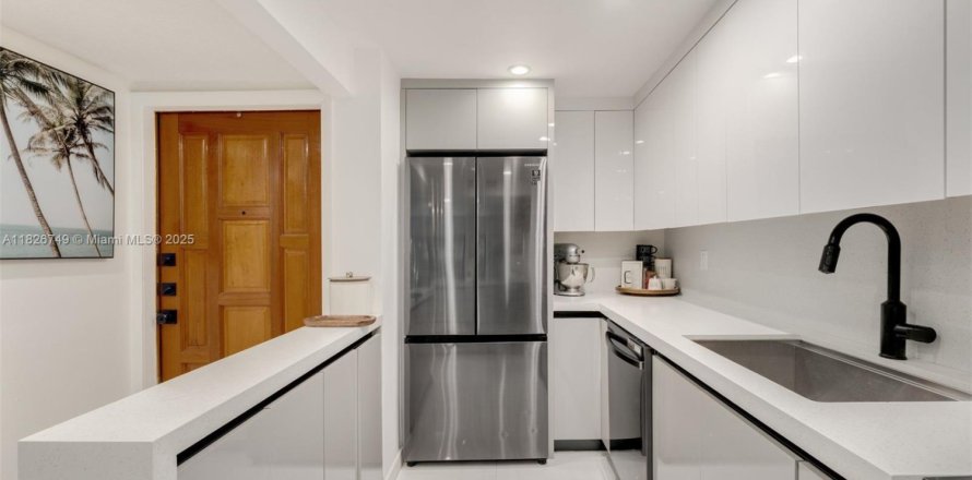 Touwnhouse à Miami, Floride 2 chambres, 81.38 m2 № 1801151