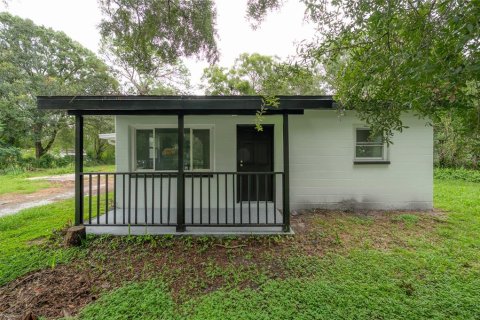 House in Tampa, Florida 2 bedrooms, 75.81 sq.m. № 1903886 - photo 1