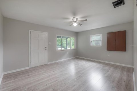 House in Tampa, Florida 2 bedrooms, 75.81 sq.m. № 1903886 - photo 3