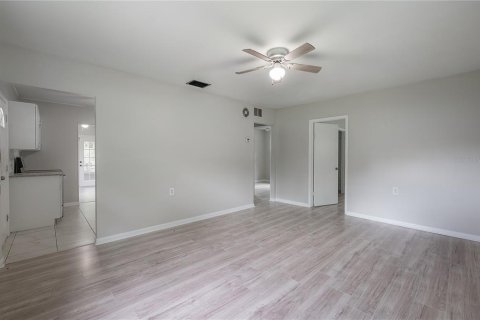 House in Tampa, Florida 2 bedrooms, 75.81 sq.m. № 1903886 - photo 10