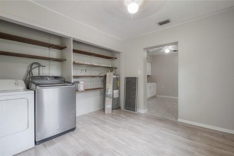 House in Tampa, Florida 2 bedrooms, 75.81 sq.m. № 1903886 - photo 18