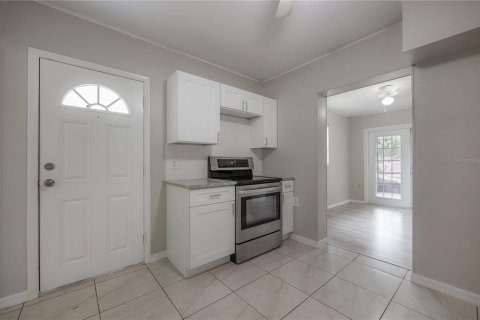 House in Tampa, Florida 2 bedrooms, 75.81 sq.m. № 1903886 - photo 5