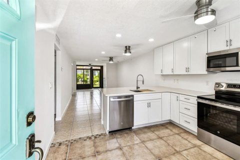 House in Seminole, Florida 2 bedrooms, 80.36 sq.m. № 1774069 - photo 4