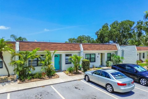 House in Seminole, Florida 2 bedrooms, 80.36 sq.m. № 1774069 - photo 3