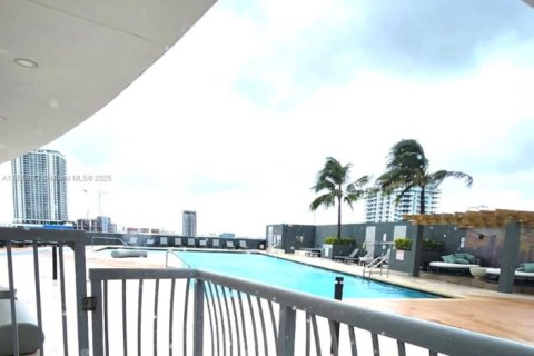 Condo in Miami, Florida, 1 bedroom  № 1877681 - photo 15
