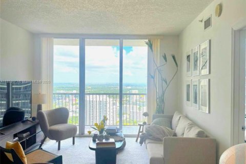 Condo in Miami, Florida, 1 bedroom  № 1877681 - photo 5