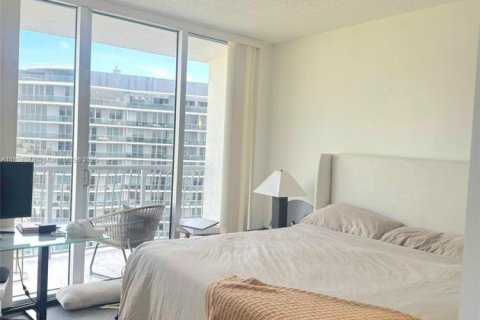 Condo in Miami, Florida, 1 bedroom  № 1877681 - photo 8