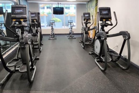 Condo in Miami, Florida, 1 bedroom  № 1877681 - photo 14