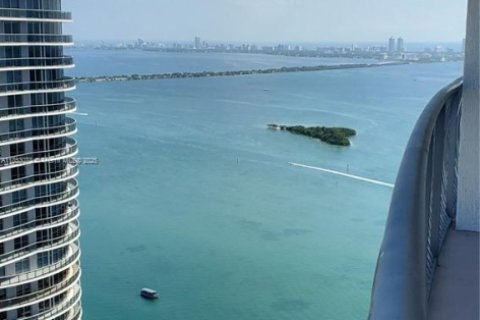 Condo in Miami, Florida, 1 bedroom  № 1877681 - photo 1