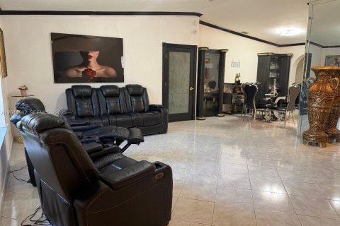 House in Homestead, Florida 4 bedrooms, 479.19 sq.m. № 2179175 - photo 24