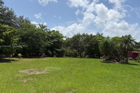 House in Homestead, Florida 4 bedrooms, 479.19 sq.m. № 2179175 - photo 8