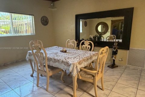 House in Homestead, Florida 4 bedrooms, 479.19 sq.m. № 2179175 - photo 30