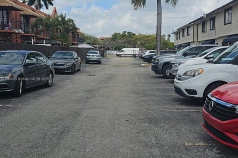 Townhouse in Miami, Florida 2 bedrooms, 90.12 sq.m. № 1726490 - photo 3