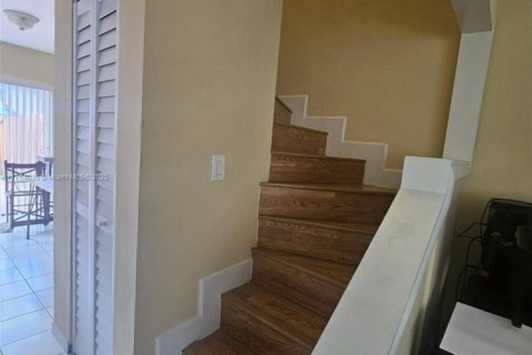 Townhouse in Miami, Florida 2 bedrooms, 90.12 sq.m. № 1726490 - photo 9