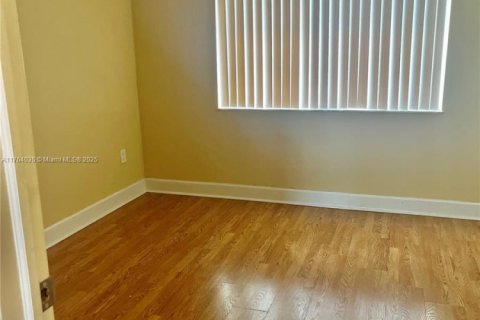 Townhouse in Miami, Florida 2 bedrooms, 90.12 sq.m. № 1726490 - photo 17