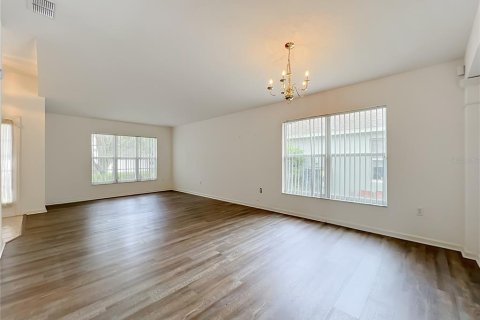 Villa ou maison à vendre à Casselberry, Floride: 4 chambres, 182 m2 № 2411647 - photo 14