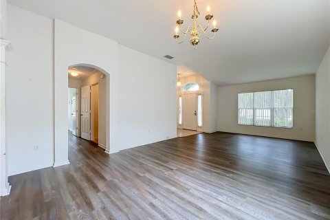 Villa ou maison à vendre à Casselberry, Floride: 4 chambres, 182 m2 № 2411647 - photo 13