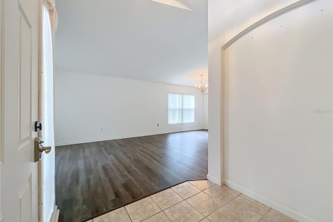 Villa ou maison à vendre à Casselberry, Floride: 4 chambres, 182 m2 № 2411647 - photo 7