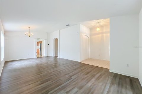 Villa ou maison à vendre à Casselberry, Floride: 4 chambres, 182 m2 № 2411647 - photo 10