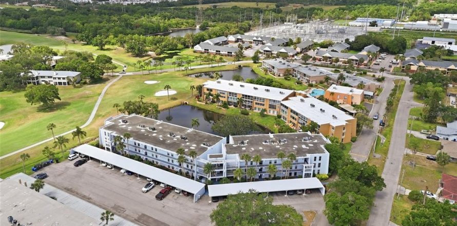 Condominio en Largo, Florida, 3 dormitorios № 2214315