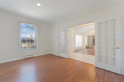 Villa ou maison à vendre à Cape Coral, Floride: 3 chambres, 208.29 m2 № 2210306 - photo 3