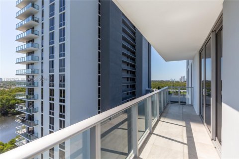 Condominio en alquiler en North Miami Beach, Florida, 3 dormitorios, 144.65 m2 № 2011195 - foto 30
