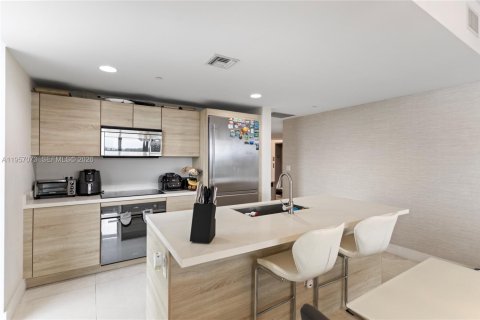 Condominio en alquiler en North Miami Beach, Florida, 3 dormitorios, 144.65 m2 № 2011195 - foto 10