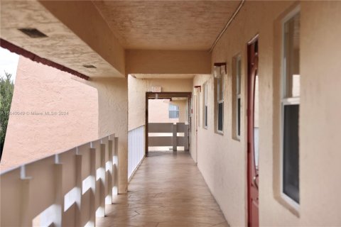 Copropriété à vendre à Margate, Floride: 2 chambres, 86.4 m2 № 2061924 - photo 16