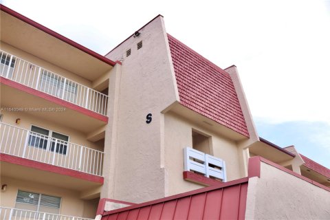 Copropriété à vendre à Margate, Floride: 2 chambres, 86.4 m2 № 2061924 - photo 17