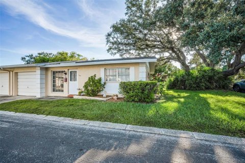 House in Dunedin, Florida 2 bedrooms, 92.81 sq.m. № 1856532 - photo 2