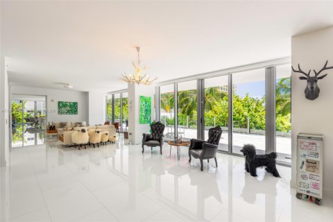 Condo in Miami Beach, Florida, 5 bedrooms  № 1973735 - photo 8