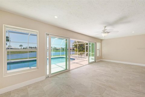 House in Venice, Florida 3 bedrooms, 225.47 sq.m. № 2109379 - photo 24
