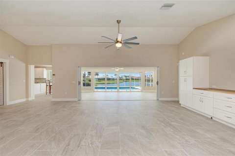 House in Venice, Florida 3 bedrooms, 225.47 sq.m. № 2109379 - photo 18