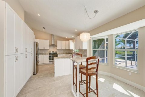 House in Venice, Florida 3 bedrooms, 225.47 sq.m. № 2109379 - photo 30