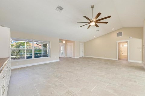 House in Venice, Florida 3 bedrooms, 225.47 sq.m. № 2109379 - photo 20
