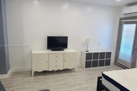 Снять в аренду кондоминиум в Майами-Бич, Флорида 55.74м2, № 1991679 - фото 5