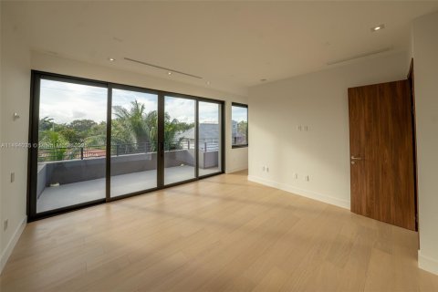 House in Key Biscayne, Florida 5 bedrooms, 371.89 sq.m. № 1860925 - photo 18