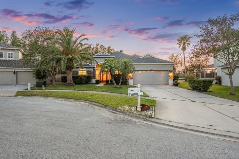 House in Wesley Chapel, Florida 4 bedrooms, 270.35 sq.m. № 1656782 - photo 3