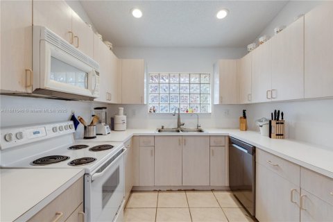 Купить виллу или дом в Майами, Флорида 4 спальни, 161м2, № 1924833 - фото 13