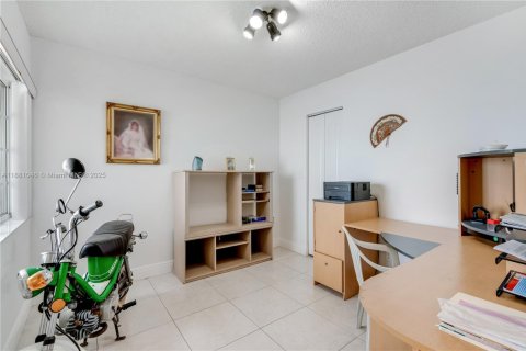 Купить виллу или дом в Майами, Флорида 4 спальни, 161м2, № 1924833 - фото 20