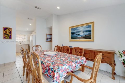 Купить виллу или дом в Майами, Флорида 4 спальни, 161м2, № 1924833 - фото 7
