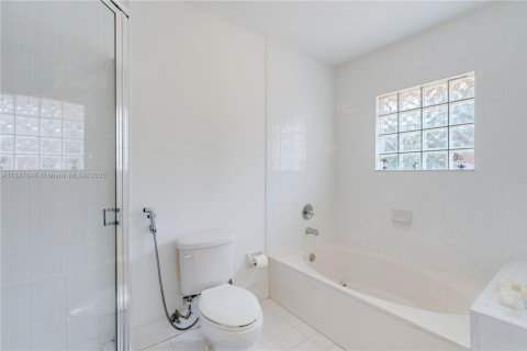 Купить виллу или дом в Майами, Флорида 4 спальни, 161м2, № 1924833 - фото 17