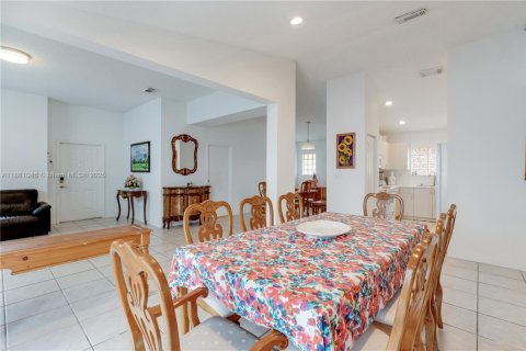 Купить виллу или дом в Майами, Флорида 4 спальни, 161м2, № 1924833 - фото 9