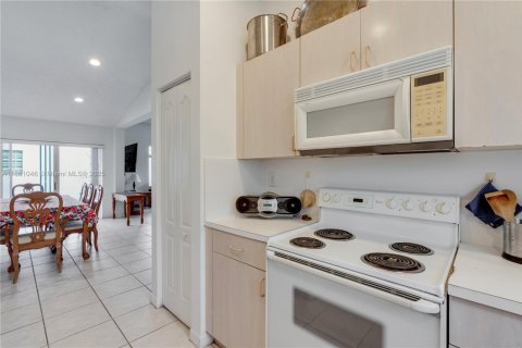 Купить виллу или дом в Майами, Флорида 4 спальни, 161м2, № 1924833 - фото 12