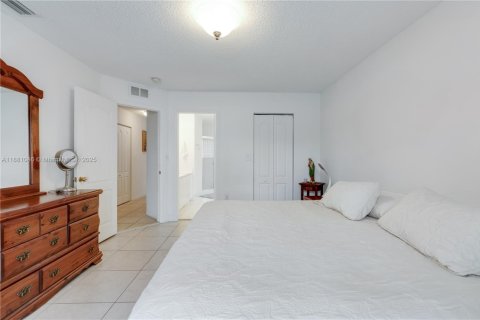 Купить виллу или дом в Майами, Флорида 4 спальни, 161м2, № 1924833 - фото 15