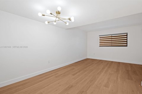 Copropriété à louer à Coral Gables, Floride: 2 chambres, 92.25 m2 № 2028799 - photo 15