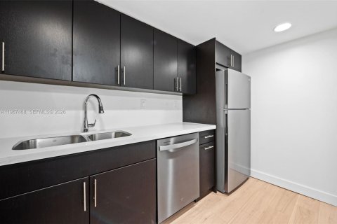 Copropriété à louer à Coral Gables, Floride: 2 chambres, 92.25 m2 № 2028799 - photo 8