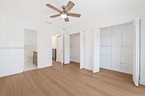 Copropriété à louer à Coral Gables, Floride: 2 chambres, 92.25 m2 № 2028799 - photo 12