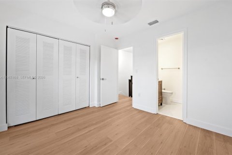 Copropriété à louer à Coral Gables, Floride: 2 chambres, 92.25 m2 № 2028799 - photo 11