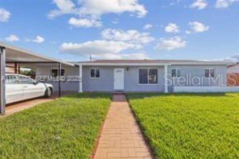 House in Miami, Florida 3 bedrooms, 216.28 sq.m. № 2277614